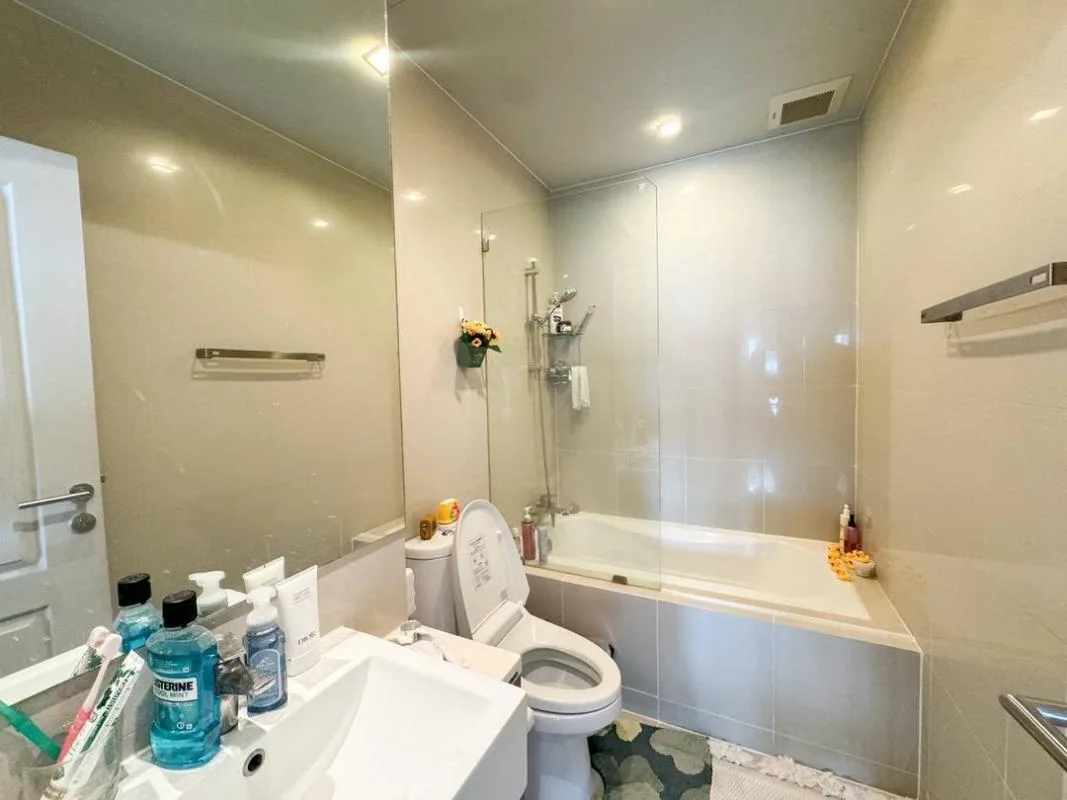 Property photos for Noble Refine