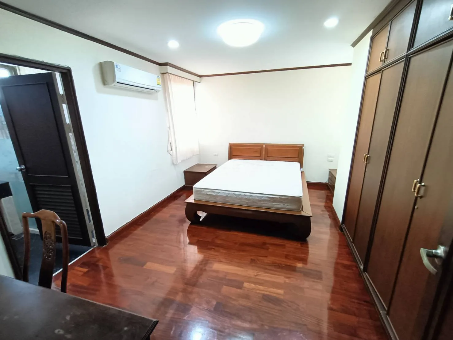 Property photos for Tongtip Mansion