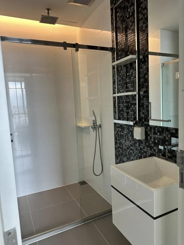 Property photos for The Room Sukhumvit 69
