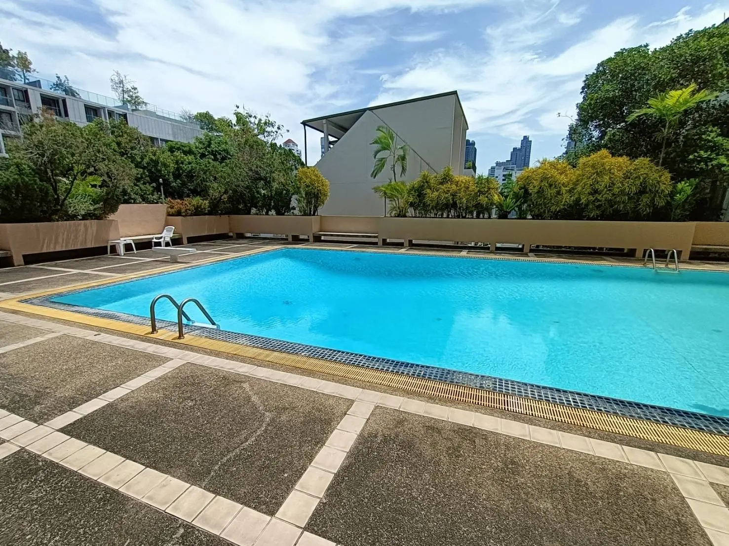 Property photos for Tongtip Mansion