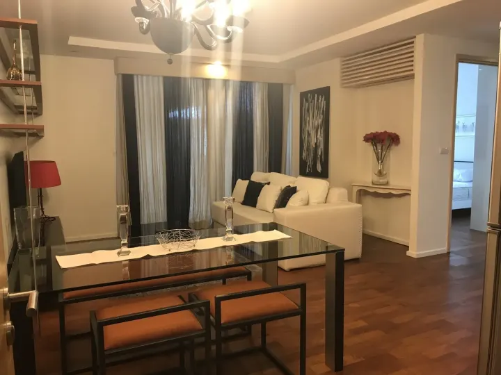 Property photos for Siri On 8