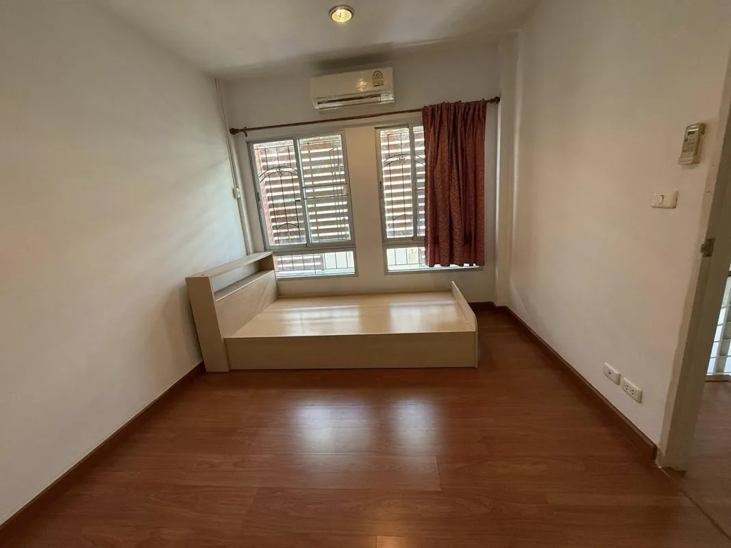 Property photos for Baan Klang Muang Sathorn-Taksin 1