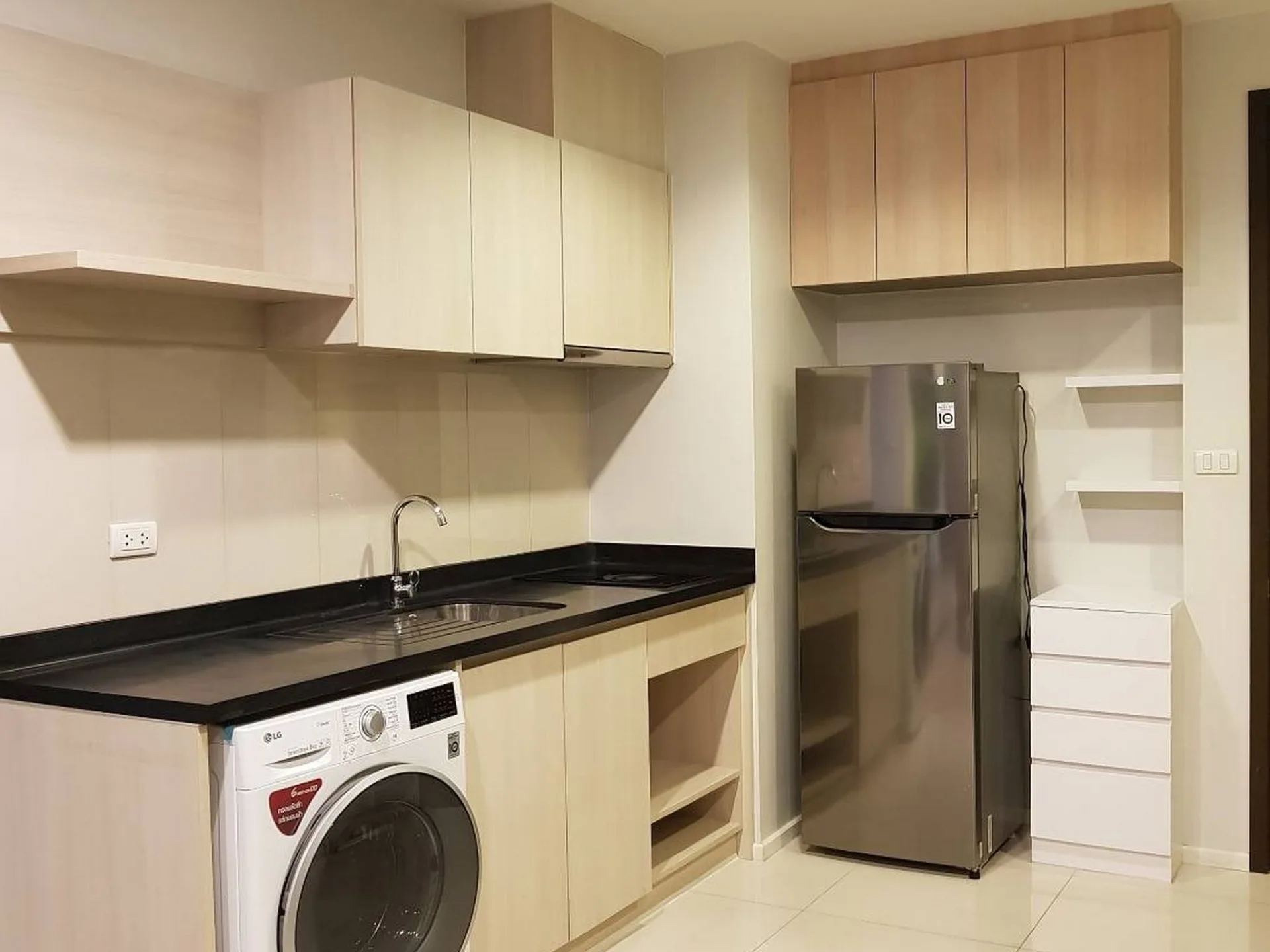 Property photos for Rhythm Sathorn - Narathiwas
