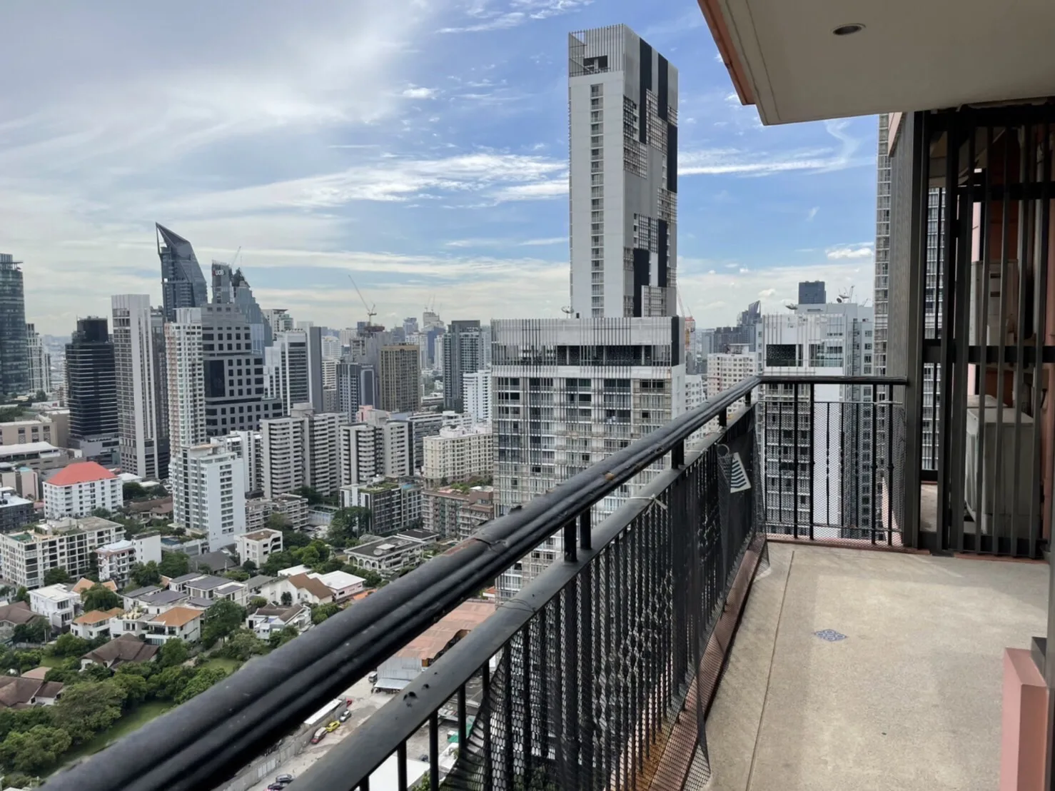 Property photos for Aguston Sukhumvit 22