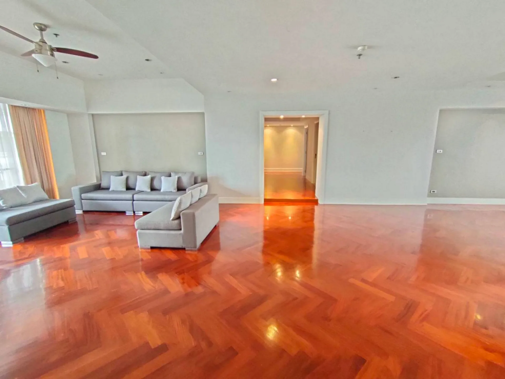 Property photos for Phirom Garden Residence