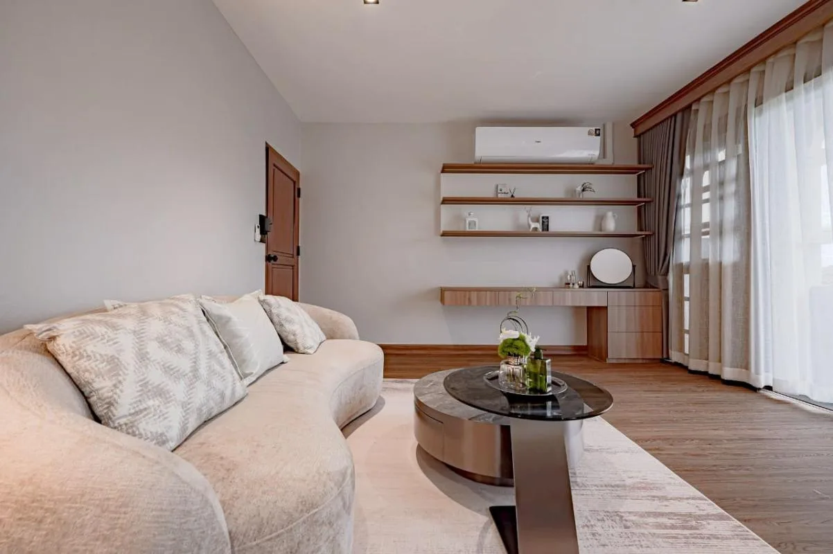 Property photos for Single House Suk. 101