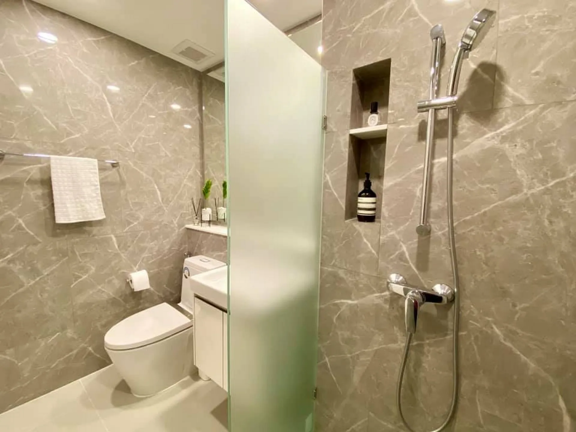 Property photos for Mazarine Ratchayothin