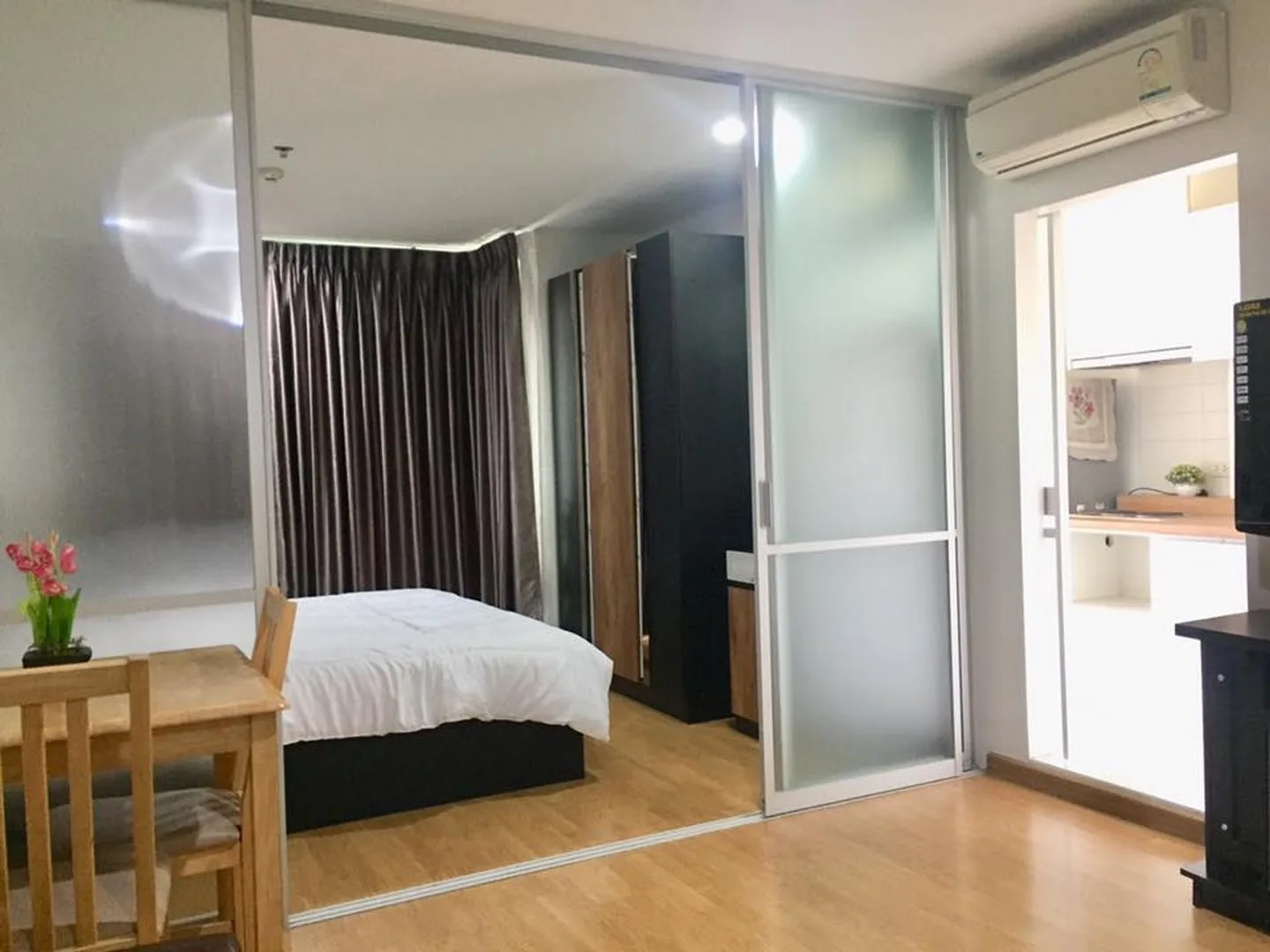 Property photos for U Delight @ Huay Kwang Station