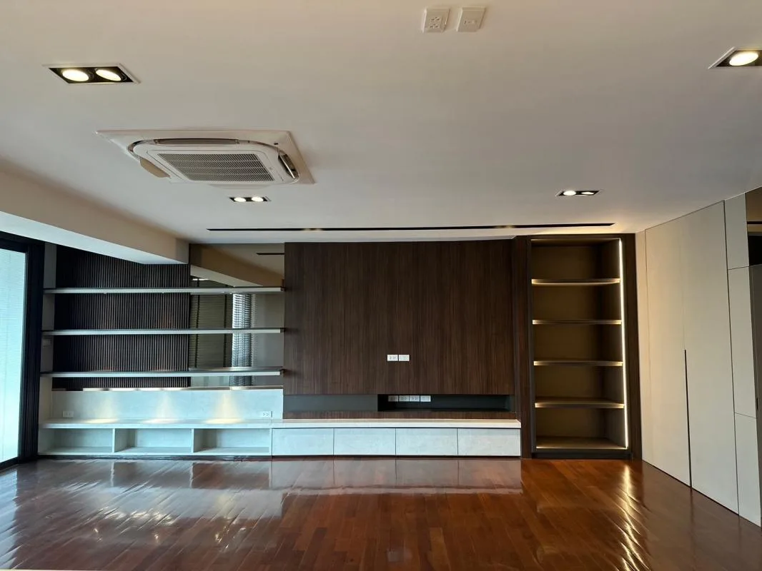 Property photos for Ploenchit Terrace