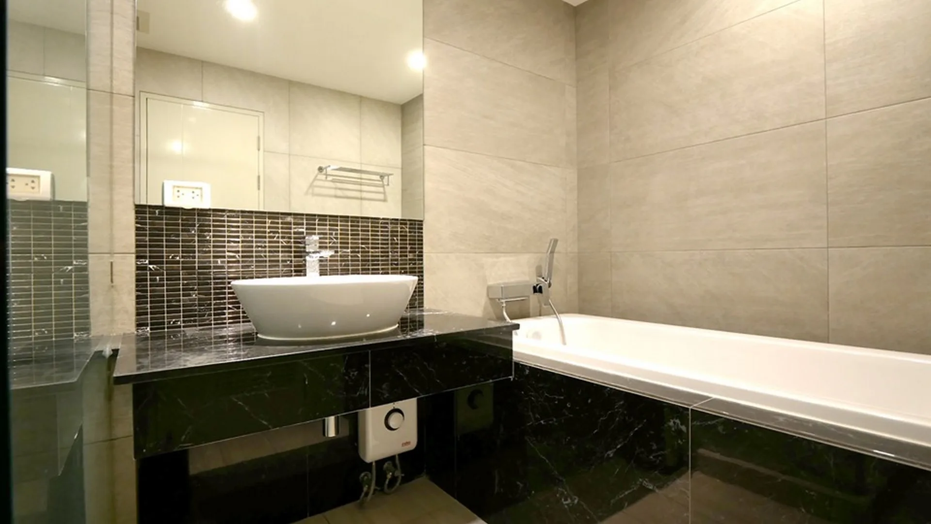 Property photos for Tree Condo Sukhumvit 50