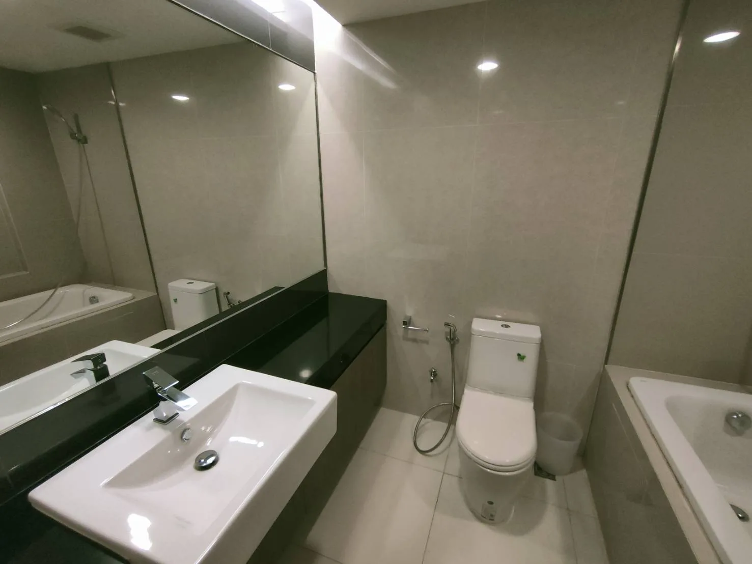 Property photos for Ploenruedee Residence