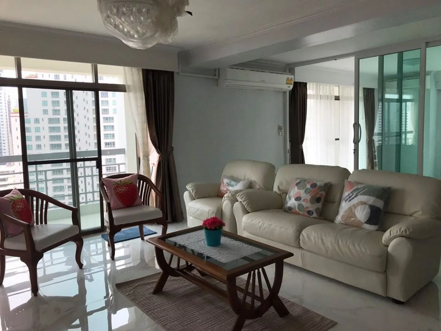 Property photos for Royal Castle