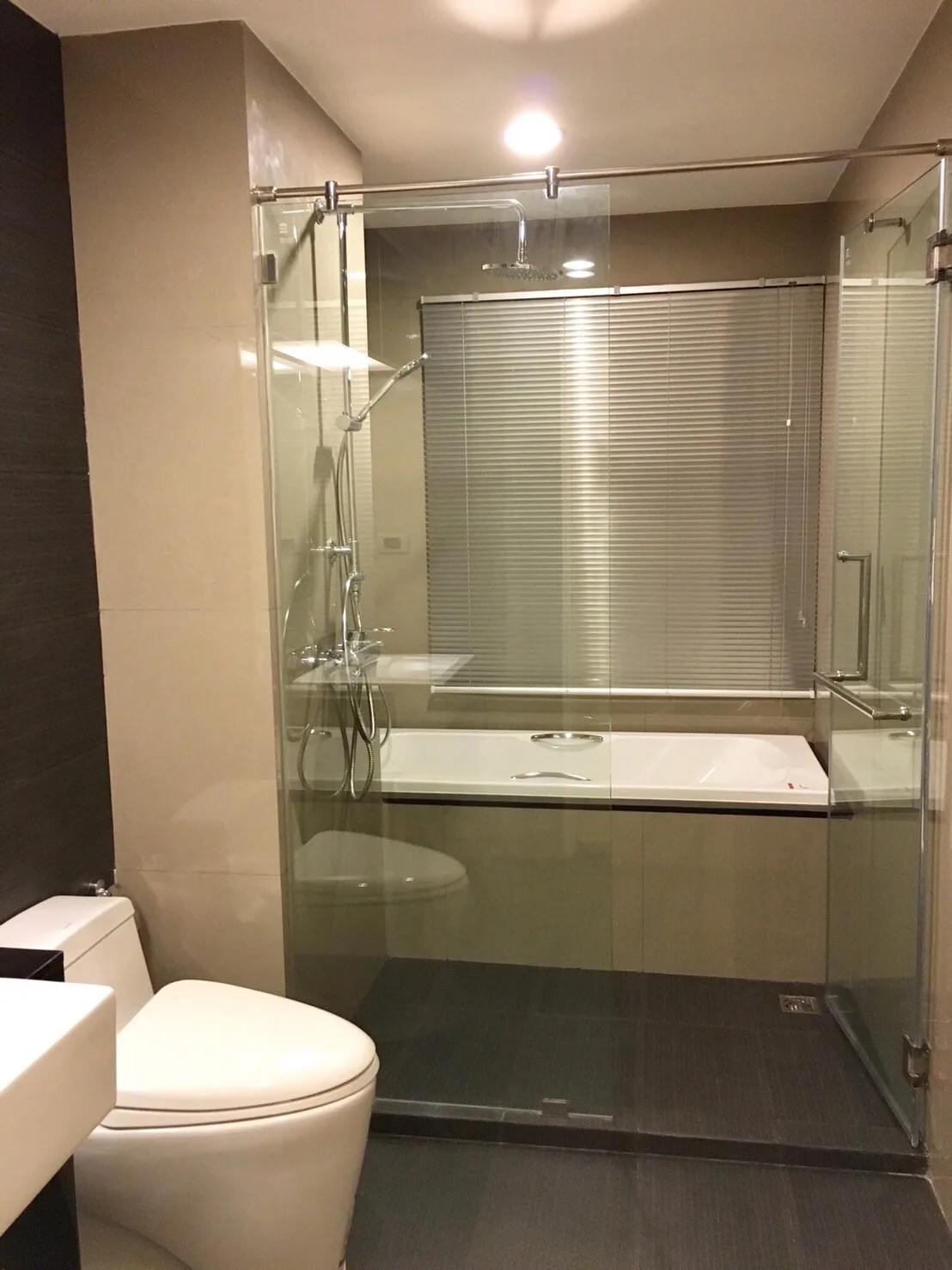 Property photos for The Crest Sukhumvit 34