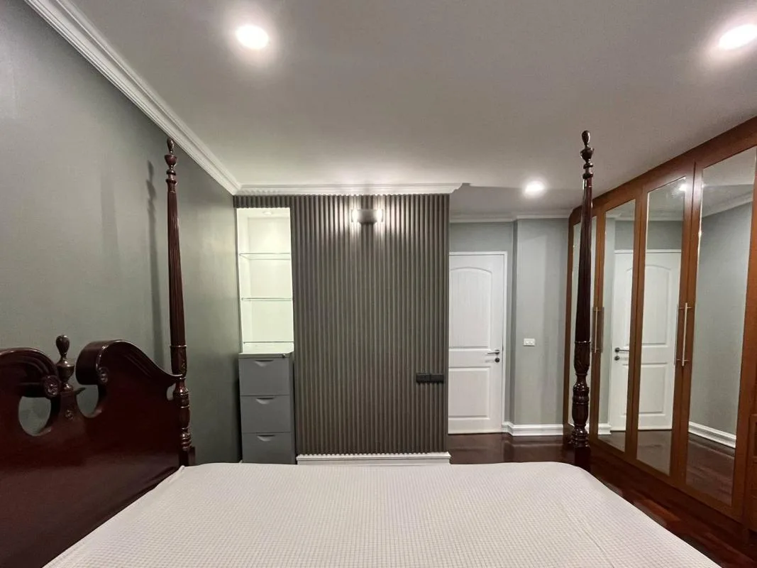 Property photos for Yen Akard Garden