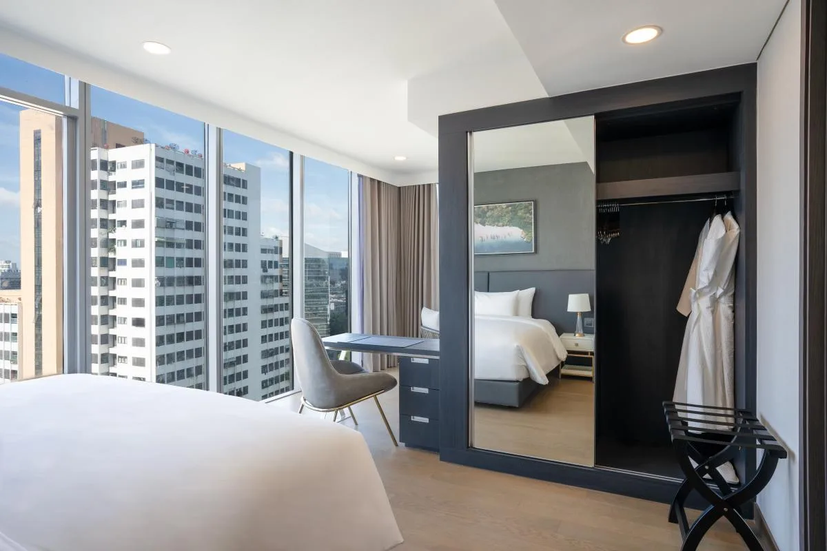 Property photos for Siamese Exclusive Queens