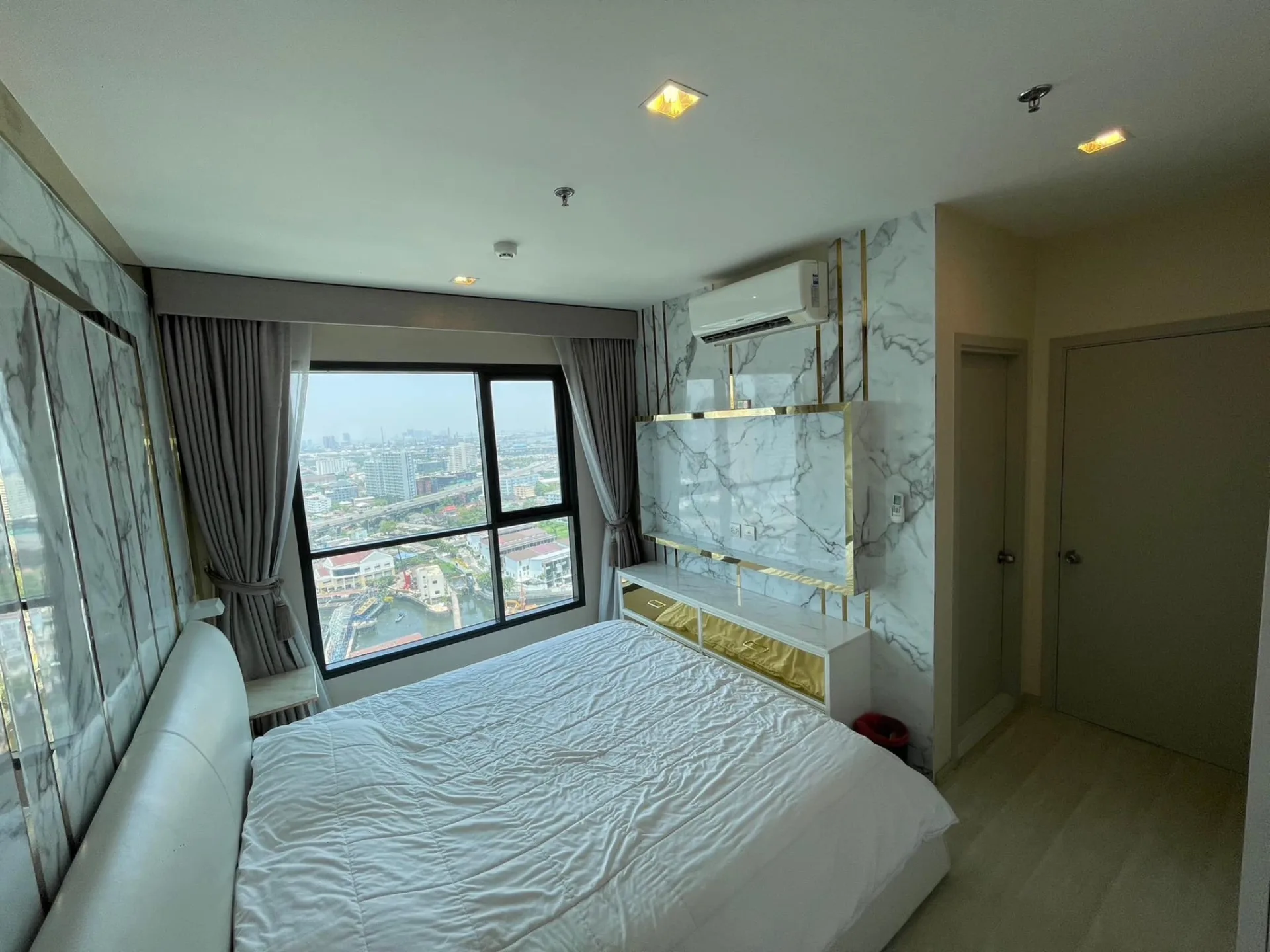 Property photos for Life Sukhumvit 48