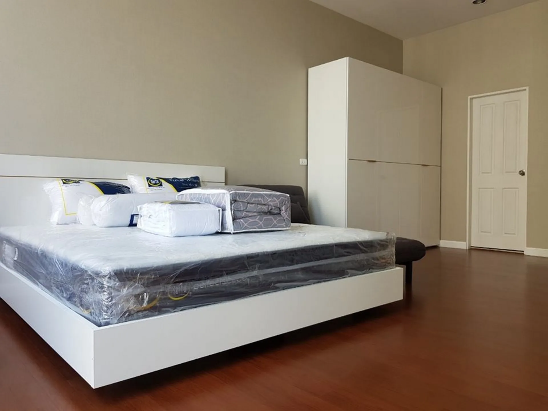 Property photos for Belle Grand Rama 9