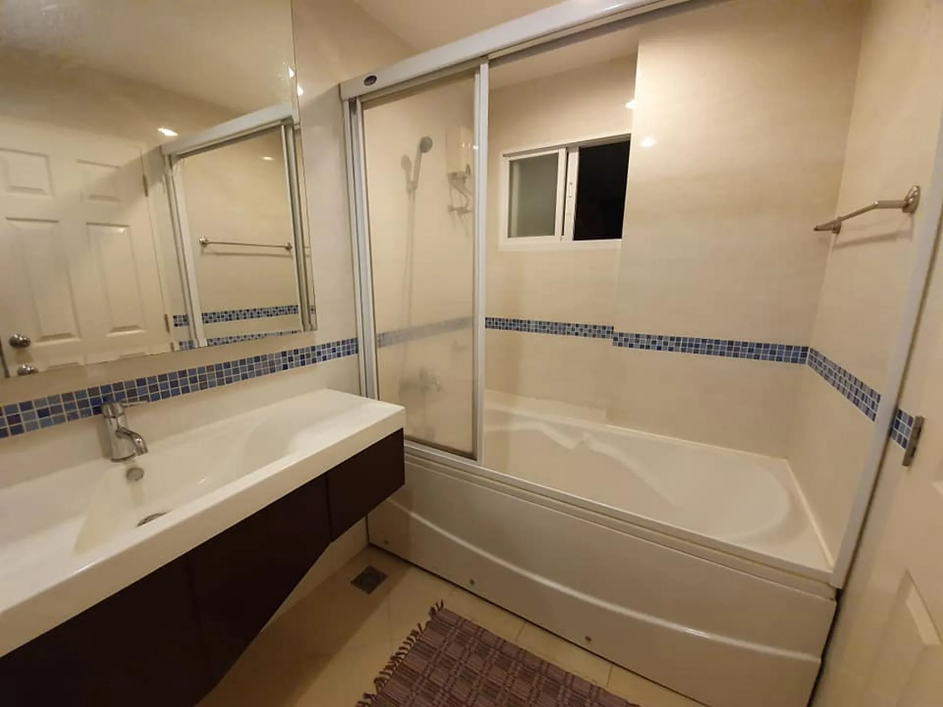 Property photos for Life Sukhumvit 65