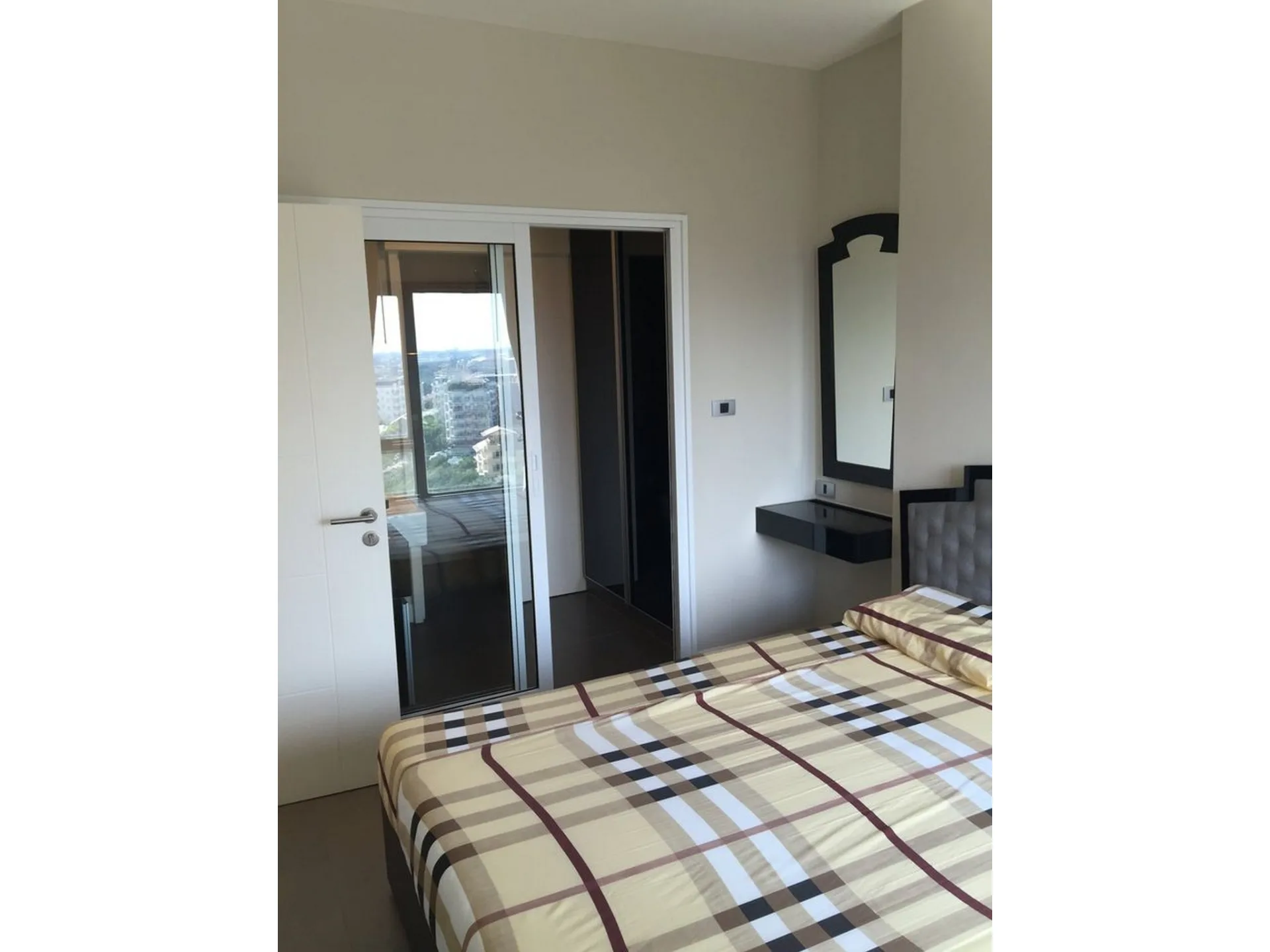 Property photos for The Crest Sukhumvit 34