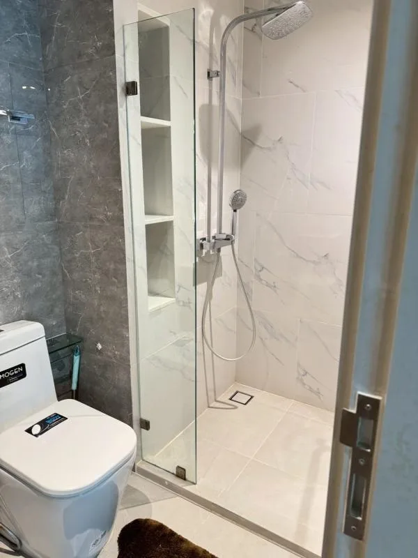 Property photos for Lloyd Soonvijai-thonglor