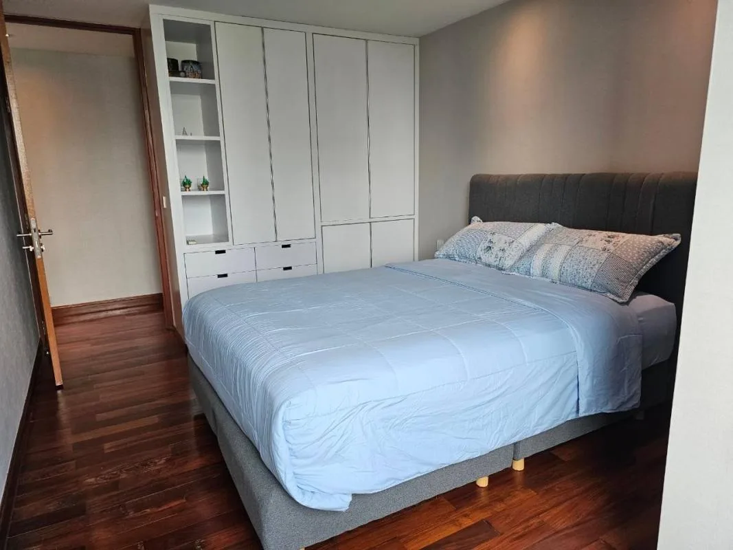 Property photos for Lake Green