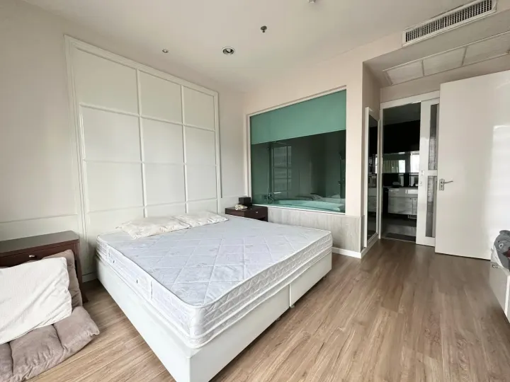 Property photos for The Address Chidlom