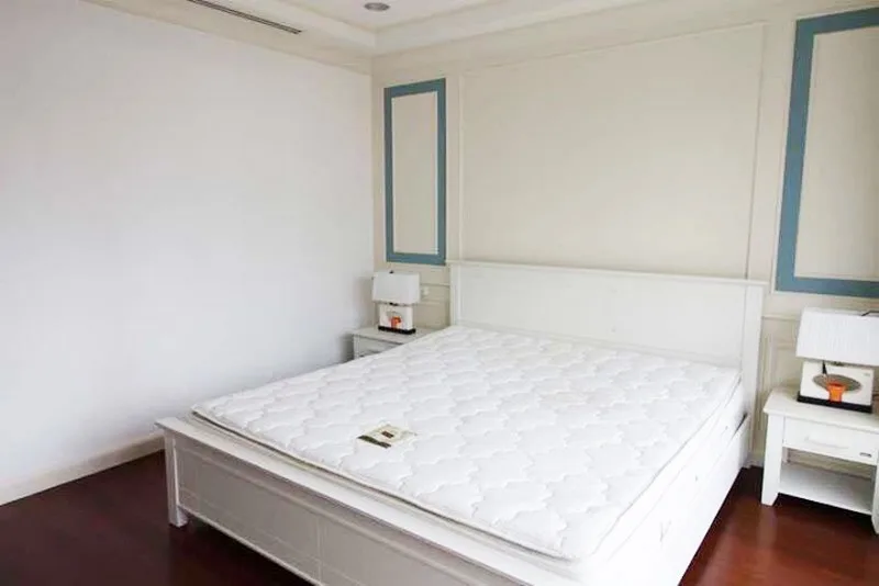 Property photos for La Vie En Rose Place