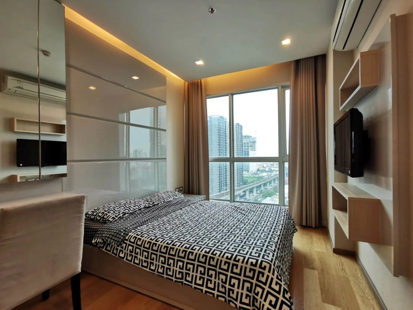 Property photos for The Address Asoke