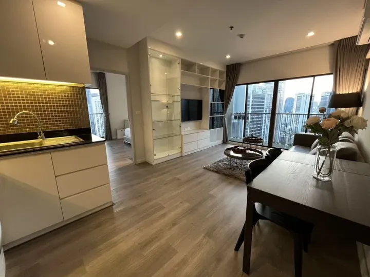 Property photos for Noble Refine