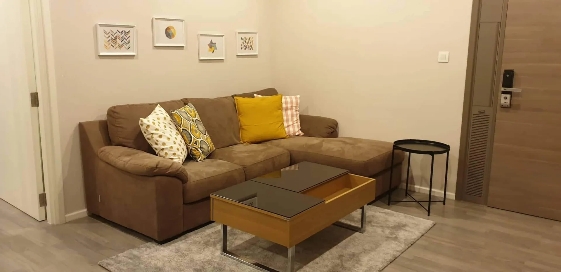 Property photos for The Room Sukhumvit 69