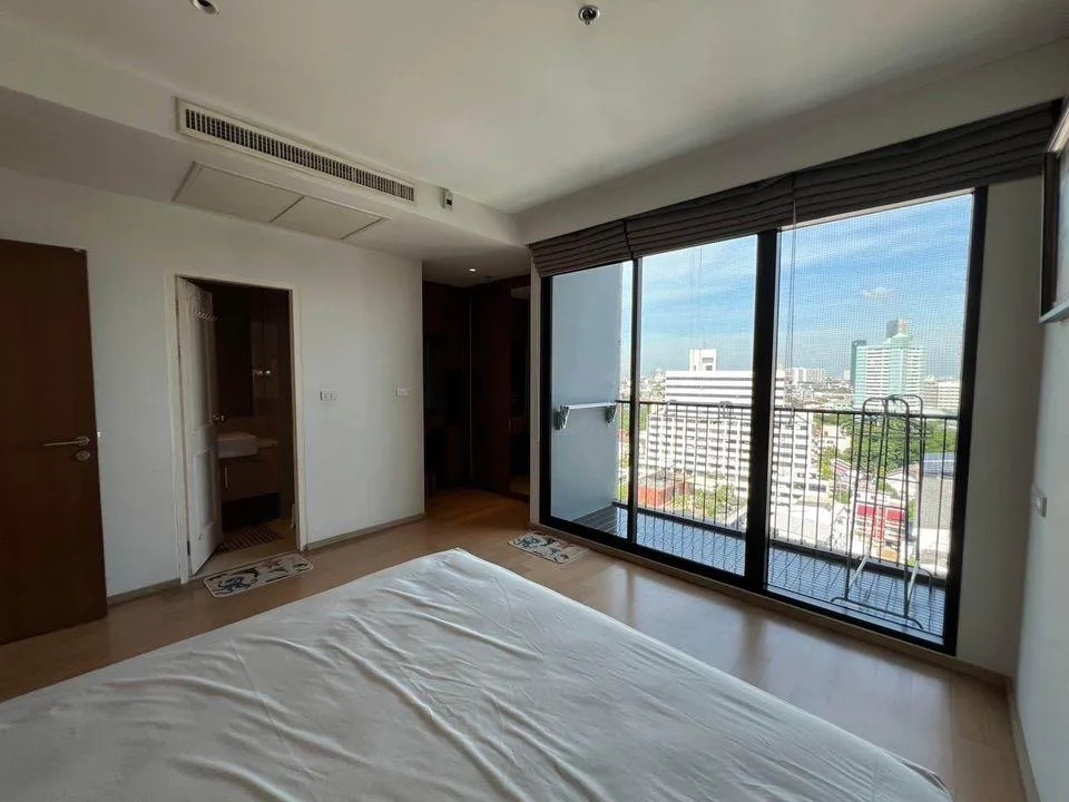 Property photos for Noble Reflex