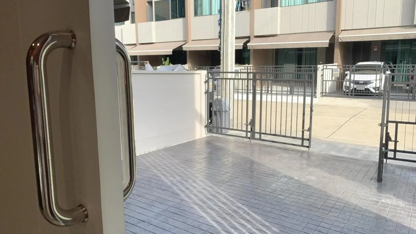 Property photos for Baan Klang Muang Lat Phrao-seri Thai