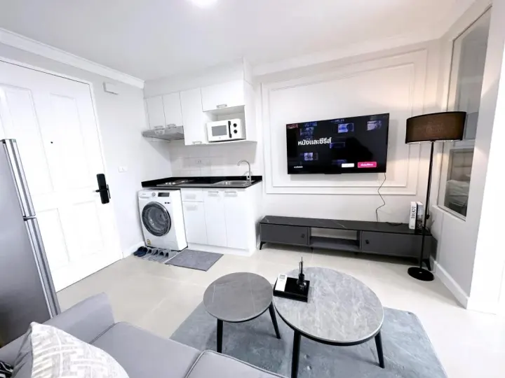 Property photos for The Clover Thonglor