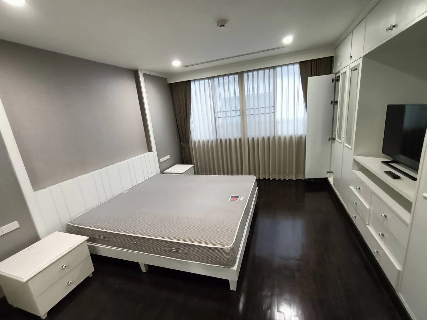 Property photos for Monet House Apartment