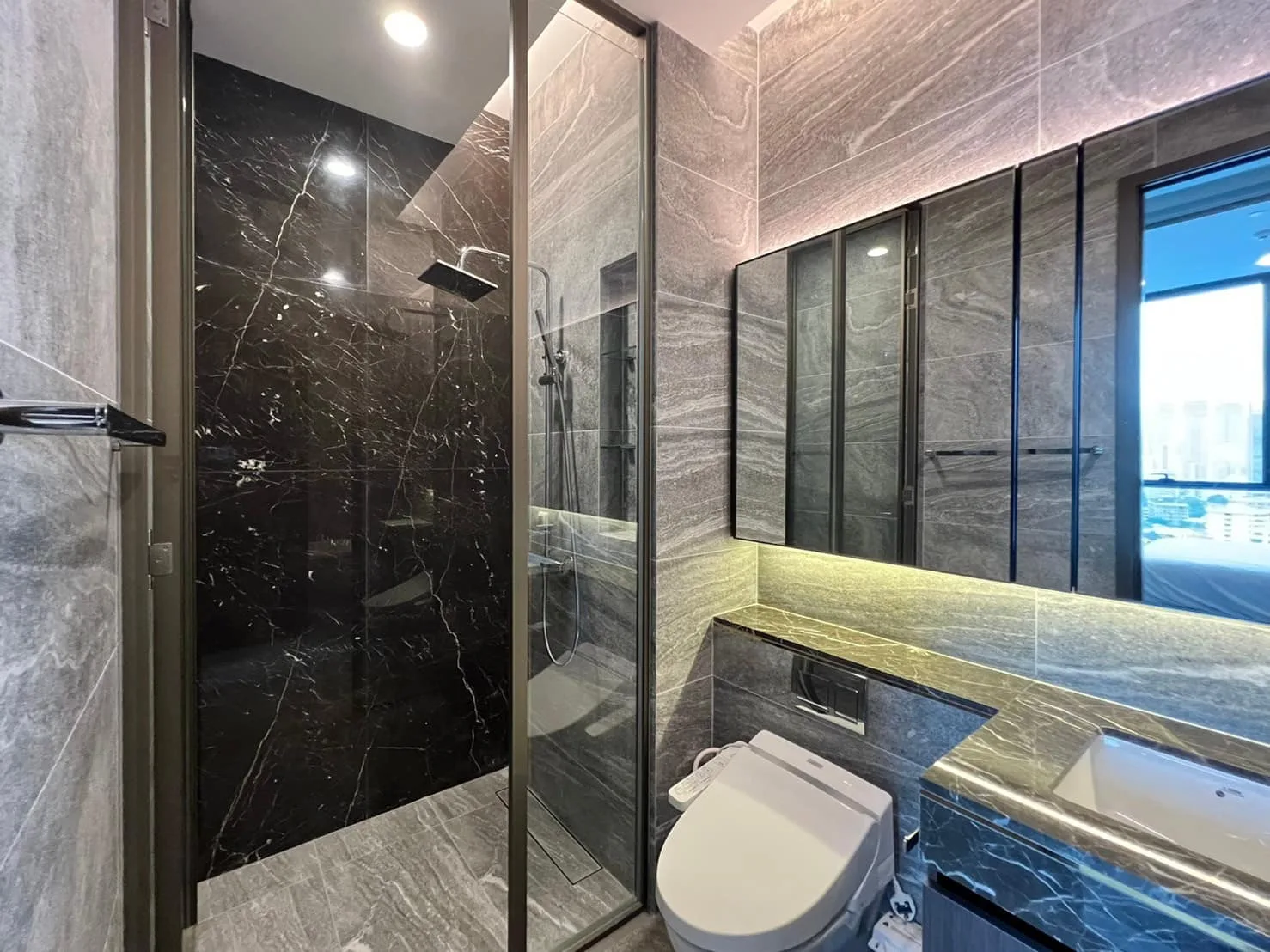 Property photos for The Esse Sukhumvit 36