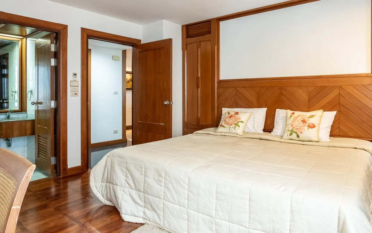 Property photos for Suan Phinit Place