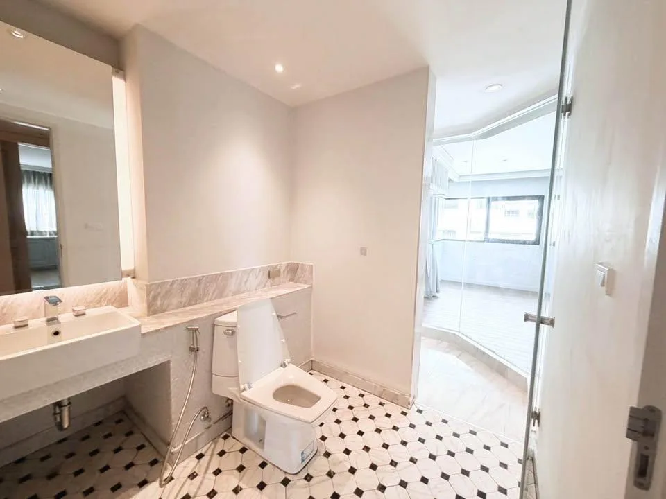 Property photos for Sathorn Gardens