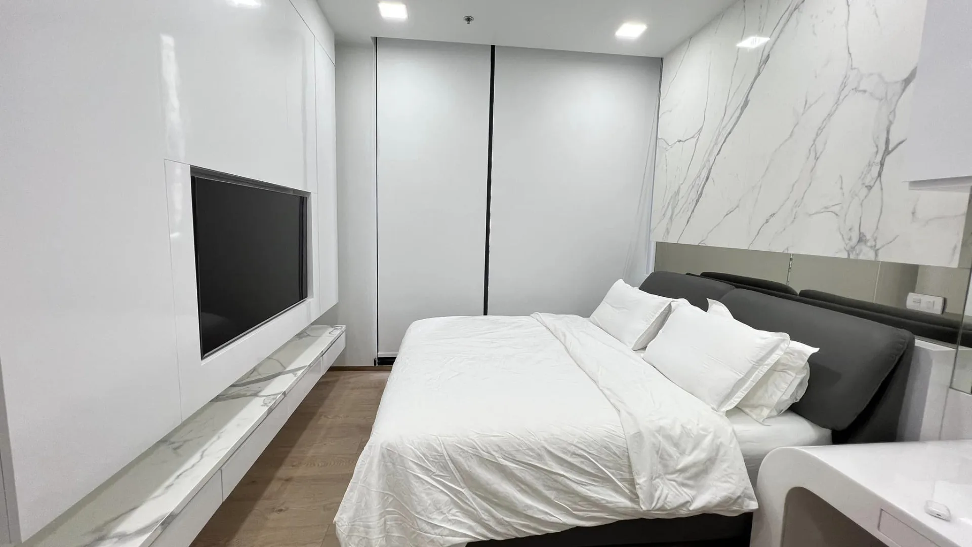 Property photos for Noble BE19