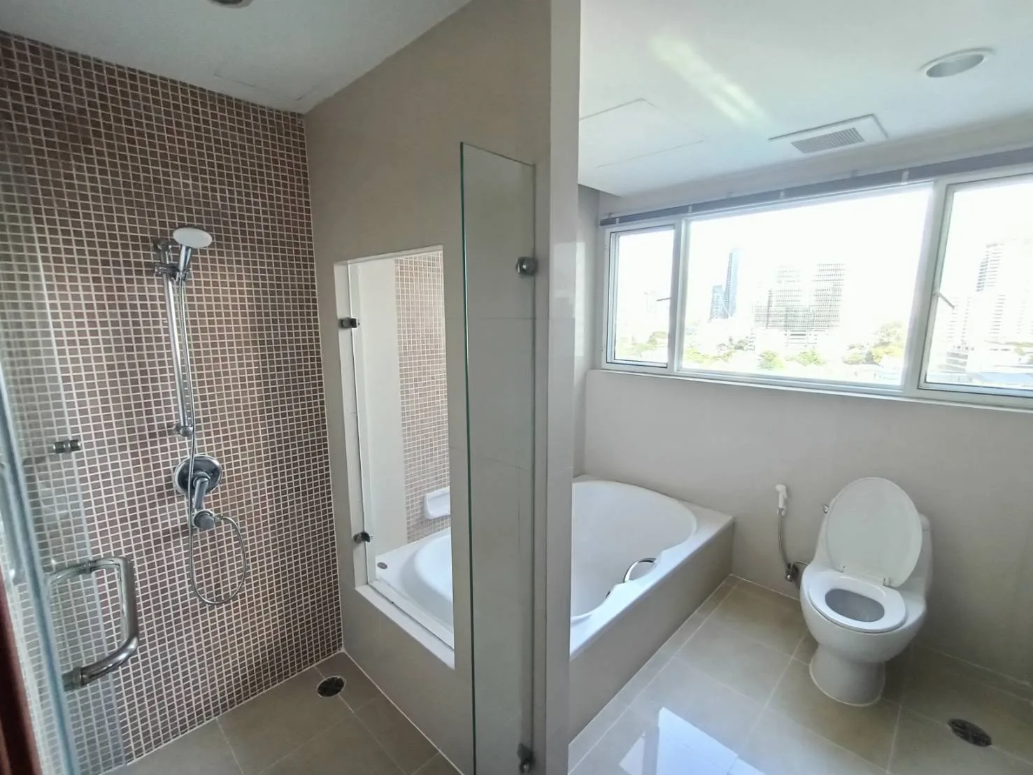 Property photos for The Grand Sethiwan Sukhumvit 24
