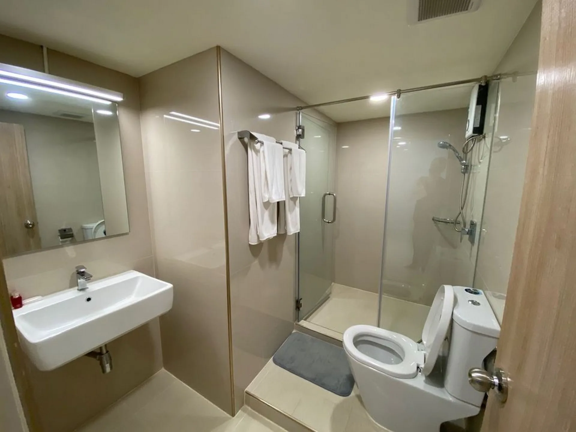 Property photos for 38 Mansion