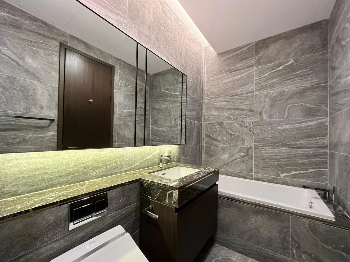 Property photos for The Esse Sukhumvit 36
