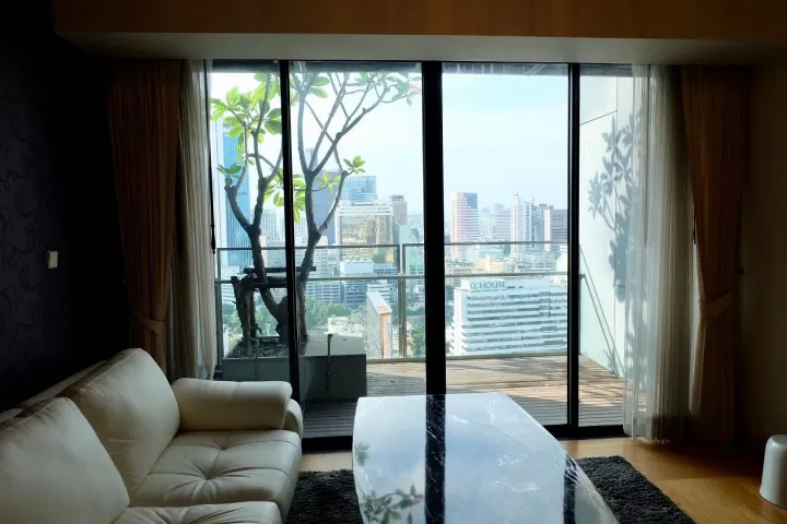 Property photos for The Met