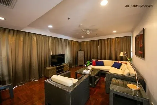 Property photos for Lake Green