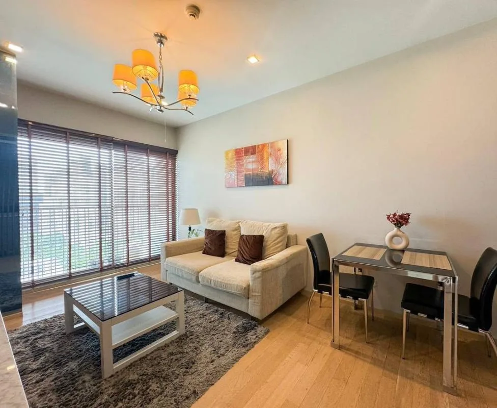 Property photos for Noble Refine