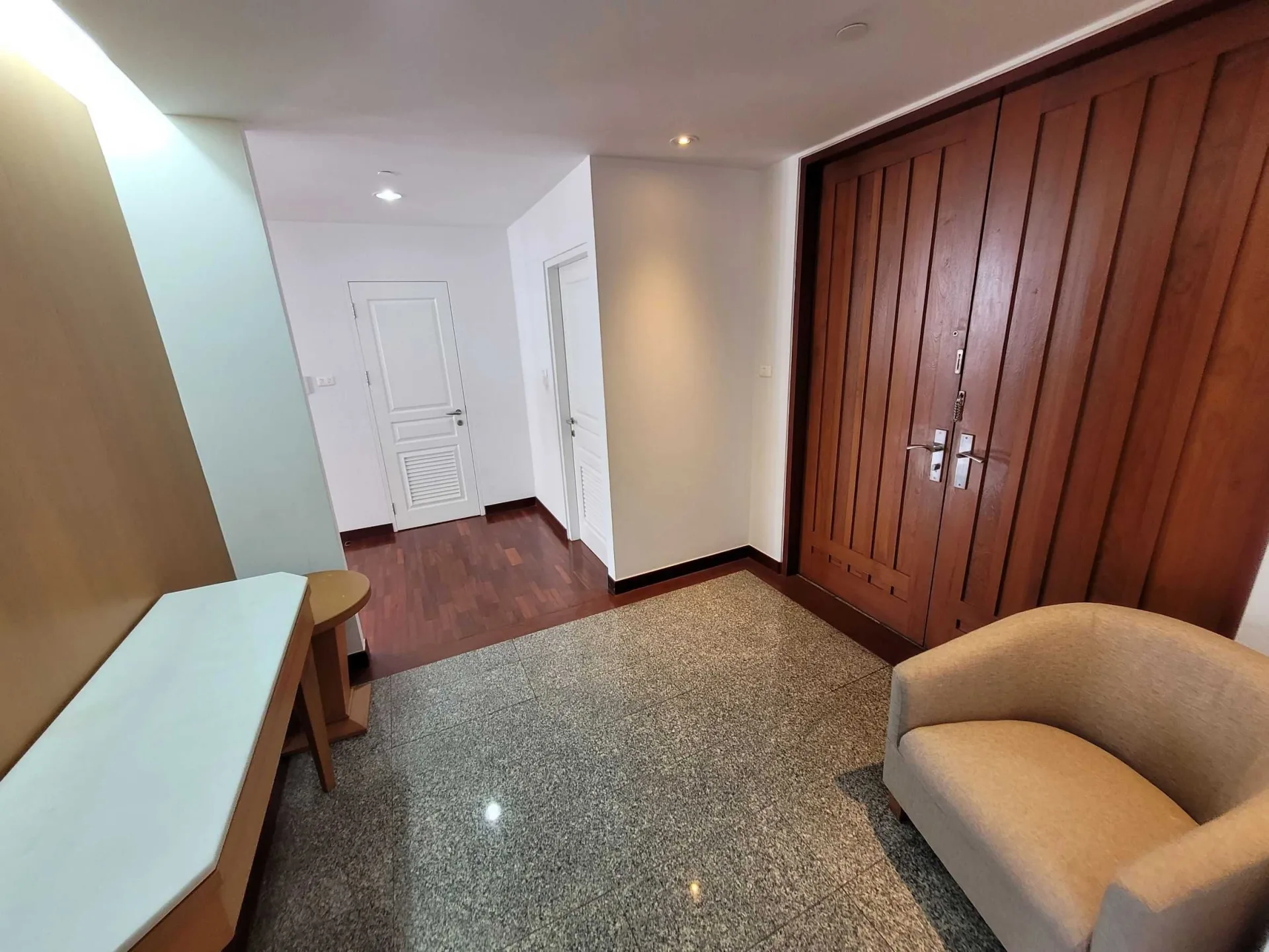 Property photos for Prasanmitr Thani Tower