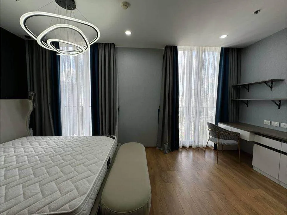 Property photos for Noble BE 33