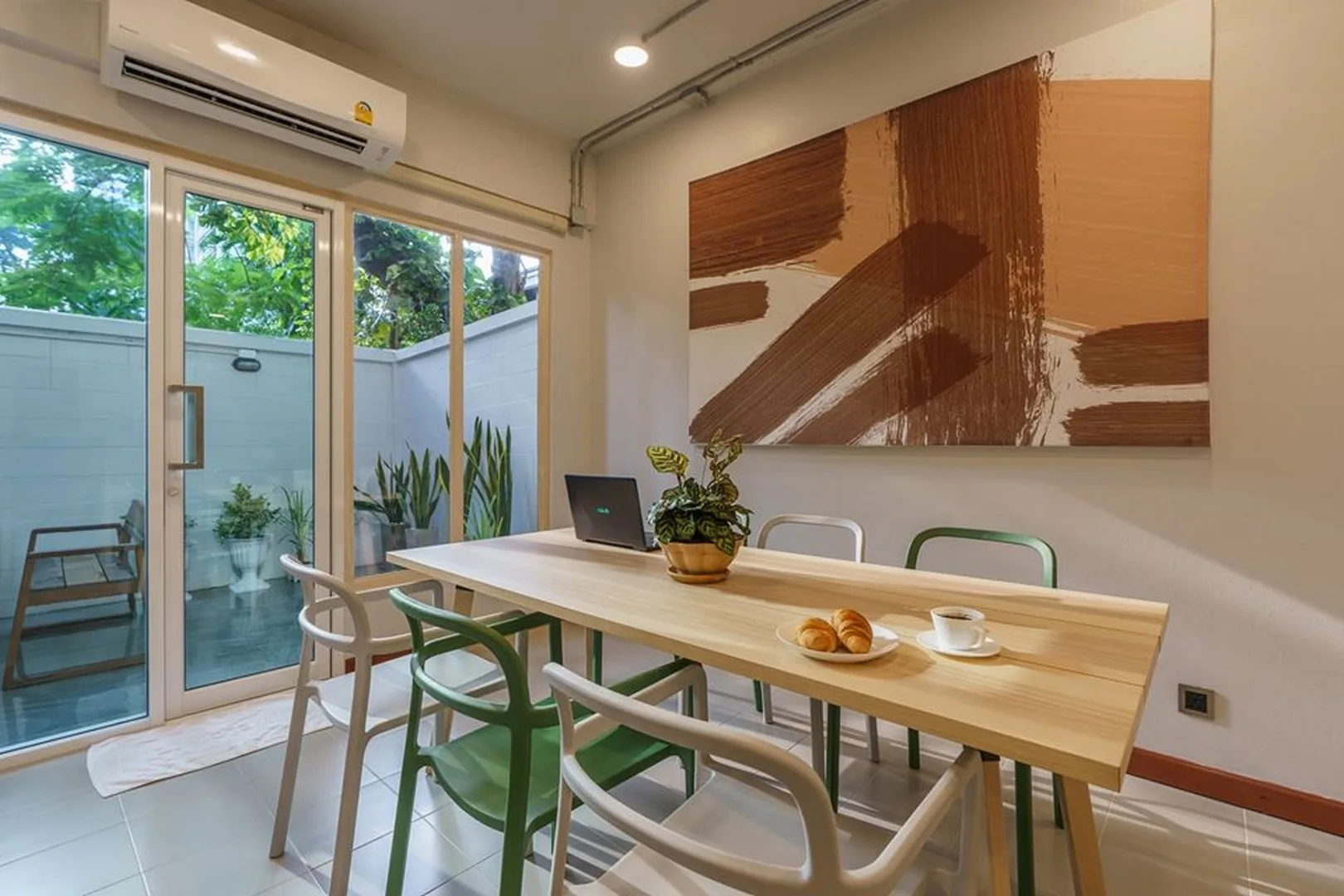 Property photos for Townhouse Suk 39
