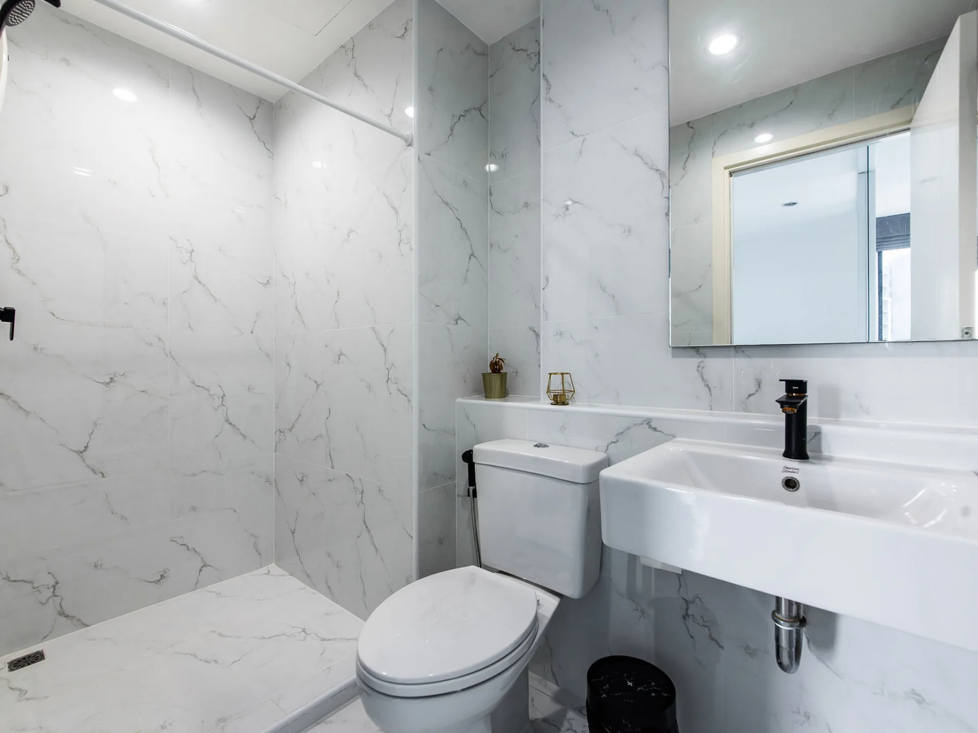 Property photos for The Base Rama 9 - Ramkhamhaeng