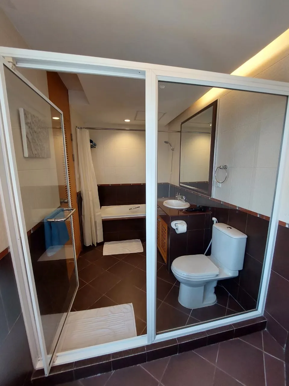 Property photos for Esmeralda Apartments