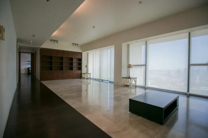Property photos for The Met